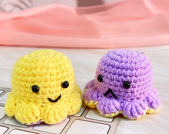 Mini pulpo cambiante de cara volteable de ganchillo hecho a mano