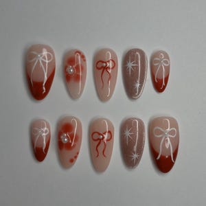 Rote Presse auf Nägel / Bogennägel / Glasnägel / Coquette Nägel / Blumennägel / Weihnachtsnägel / Feiertagsnägel / koreanische Nägel