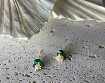 Minimalist Everyday Earrings Dainty Pearl Gold Earrings for Women Gift Anniversary Gift Wedding Working Mom Classic Style Earrings