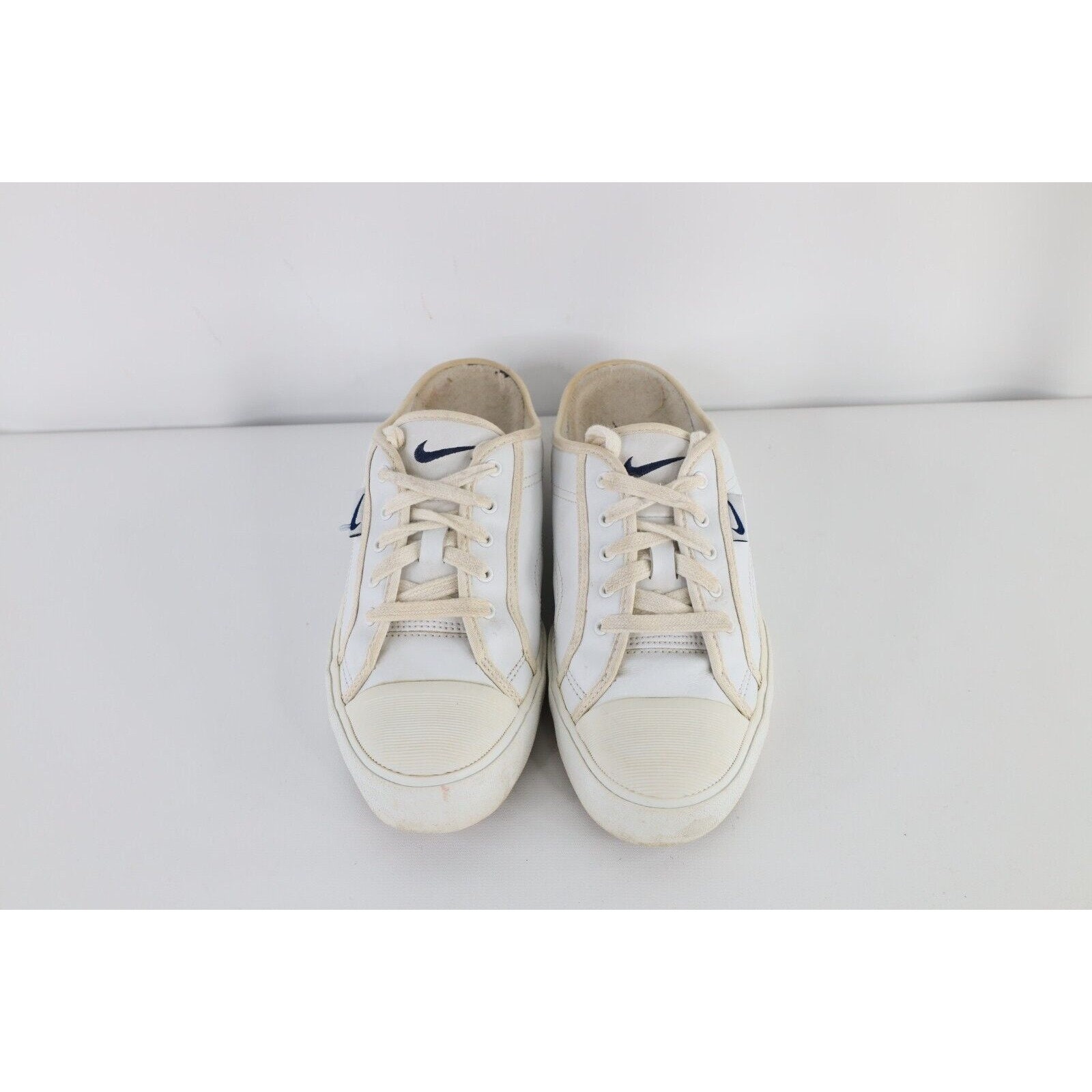 Vintage Y2K 2002 Nike Womens Size 8 Distressed Leather
