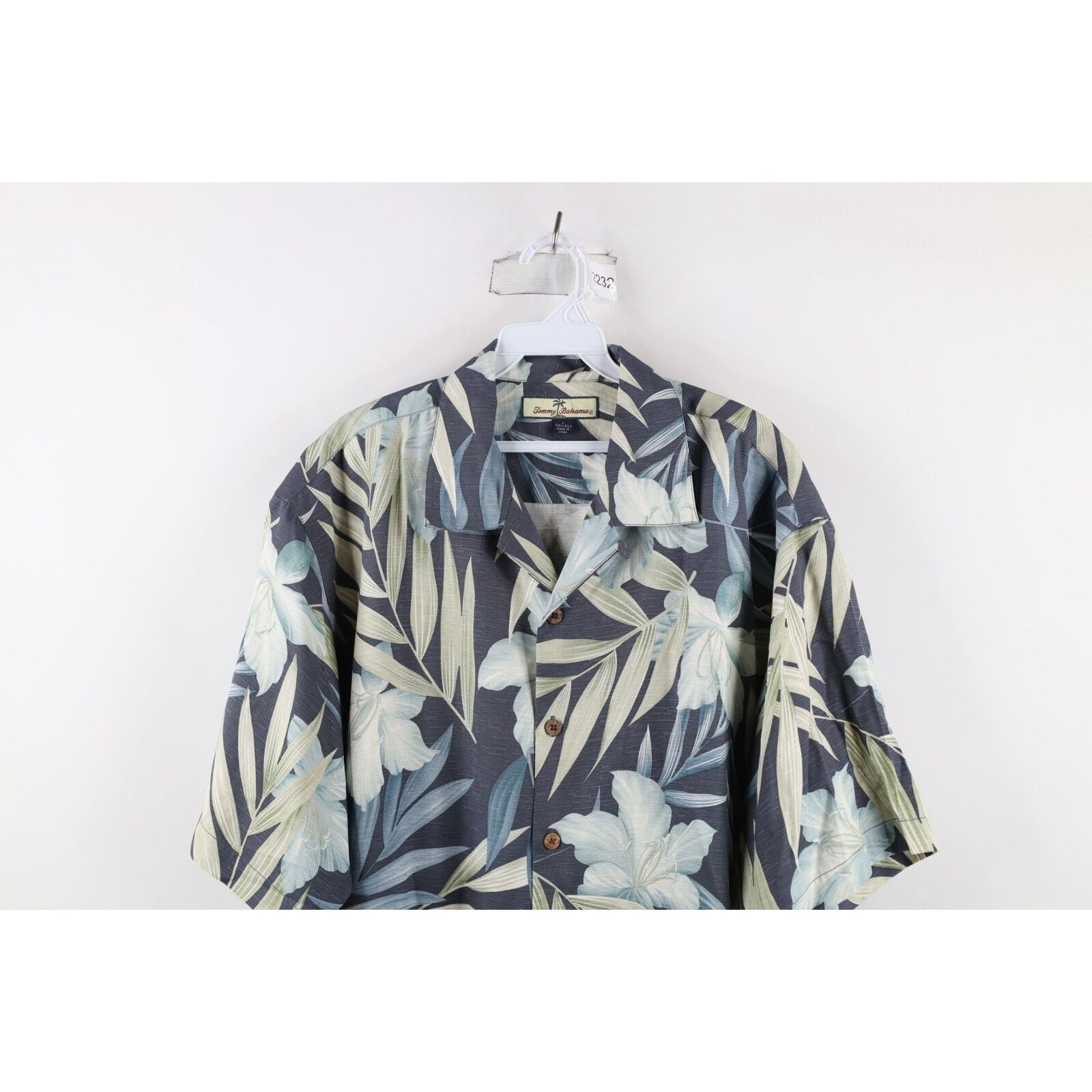 90s Tommy Bahama Mens Large Silk Looped Collar Flower Camp
