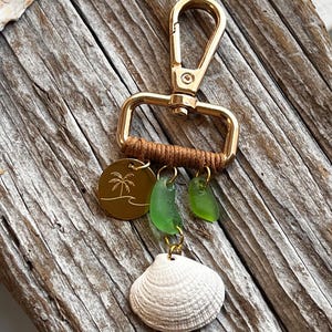 Verkrijgbaar in ZILVER, handtasbedel kuststijl, schelpsleutelhanger, zeeglas portemonnee bedel, tasbedel, handtasaccessoires (UITVERKOCHT)
