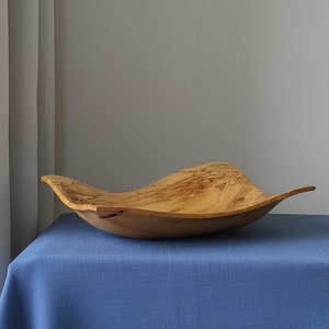 Large wooden bowl with wavy edge and stylish design, Salad Bowl, Large rustic bowl, Unique handmade bowl, Salad Bowl, Fruit Bowl