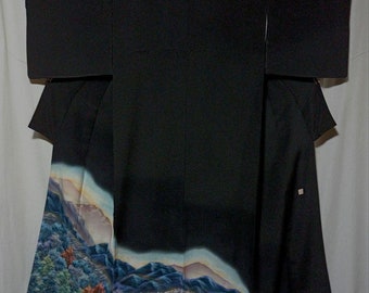 Antiker Tomesode-Kimono aus schwarzer Seide