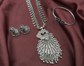 Conjunto de joyas de templo oxidado: collar largo, pendientes Jhumka, brazalete