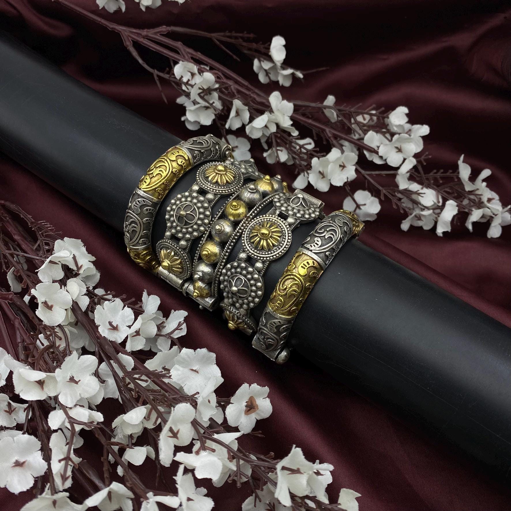 酸化シルバー カダ バングル セット：デュアルトーン エスニック