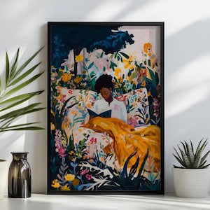 Mujer negra leyendo en una cama con flores, arte afroamericano estilo Henri Matisse, decoración vibrante para el hogar, arte negro, impresión artística de chica negra, arte de pared bohemio