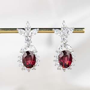 14K Gold Garnet Earrings, Natural Garnet Earrings, Dangle Earrings, Gold Drop Earrings, Red Gemstone Earrings, January Birthstone Earrings