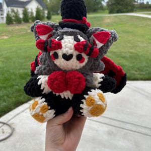 husk plushie- crochet
