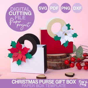 Könnte beinhalten: Zwei Papier-Geschenktüten, eine weiße und eine rote, verziert mit Papier-Weihnachtssternen und grünen Blättern. Das Bild enthält den Text "DIGITAL CUTTING FILE Paper project" und "CHRISTMAS PURSE GIFT BOX PAPER BOX TEMPLATE".