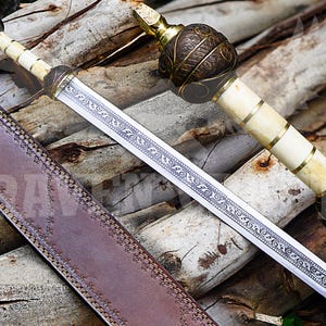 Handmade Roman Gladius Sword: Engraved Stainless Steel Blade, Rosewood & Camel Bone Handle, Leather Sheath