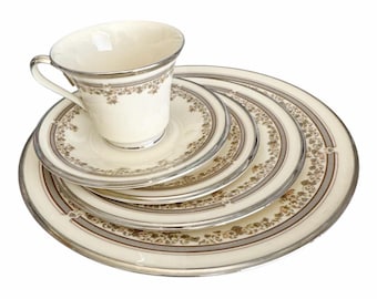Vintage Lenox Lacepoint Porcelain China Obiadowy