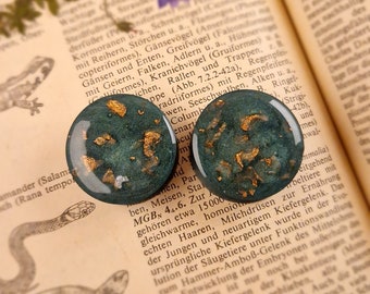 a pair of ear studs | emerald | plugs tunnels