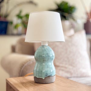 Lámpara de mesa de cerámica turquesa - Lámpara de noche esmaltada hecha a mano