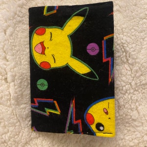 Pokémon paspoorthoesje, reisaccessoire, reiscadeau, paspoorthoesje, handgemaakte stoffen paspoorthoesje, herbruikbare paspoorthoesje, paspoort