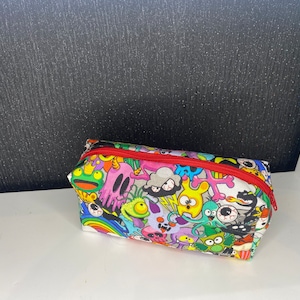Kids cartoon pencil case, multi functional pouch, school accessories, stationary pouch, large capacity pencil case, stationary storage