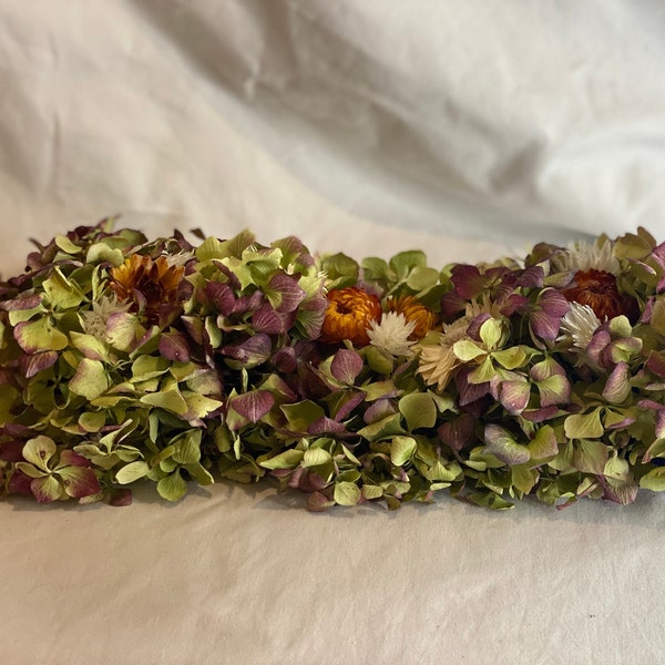 Grand chemin de table décoratif en fleurs séchée naturel chemin de table plaisir d'offrir hortensia créations de fleuriste format XXL buffet