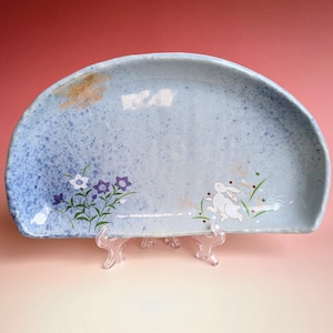 Halbmond Häschen Servierplatte - Vintage Japanische Arita Ware Blue & Golden Kaninchen Sushi Platte