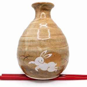 Mond-Kaninchen Tokkuri Sake Flasche - Japanische Vintage Arita-ware Mond Häschen Keramikvase - Handgemacht in Japan