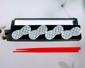 Reposapalillos de porcelana Arita-Ware de horno Kouraku - Juego de 4 soportes vintage japoneses para cepillos y cuchillos Hashioki - Hechos a mano en Japón