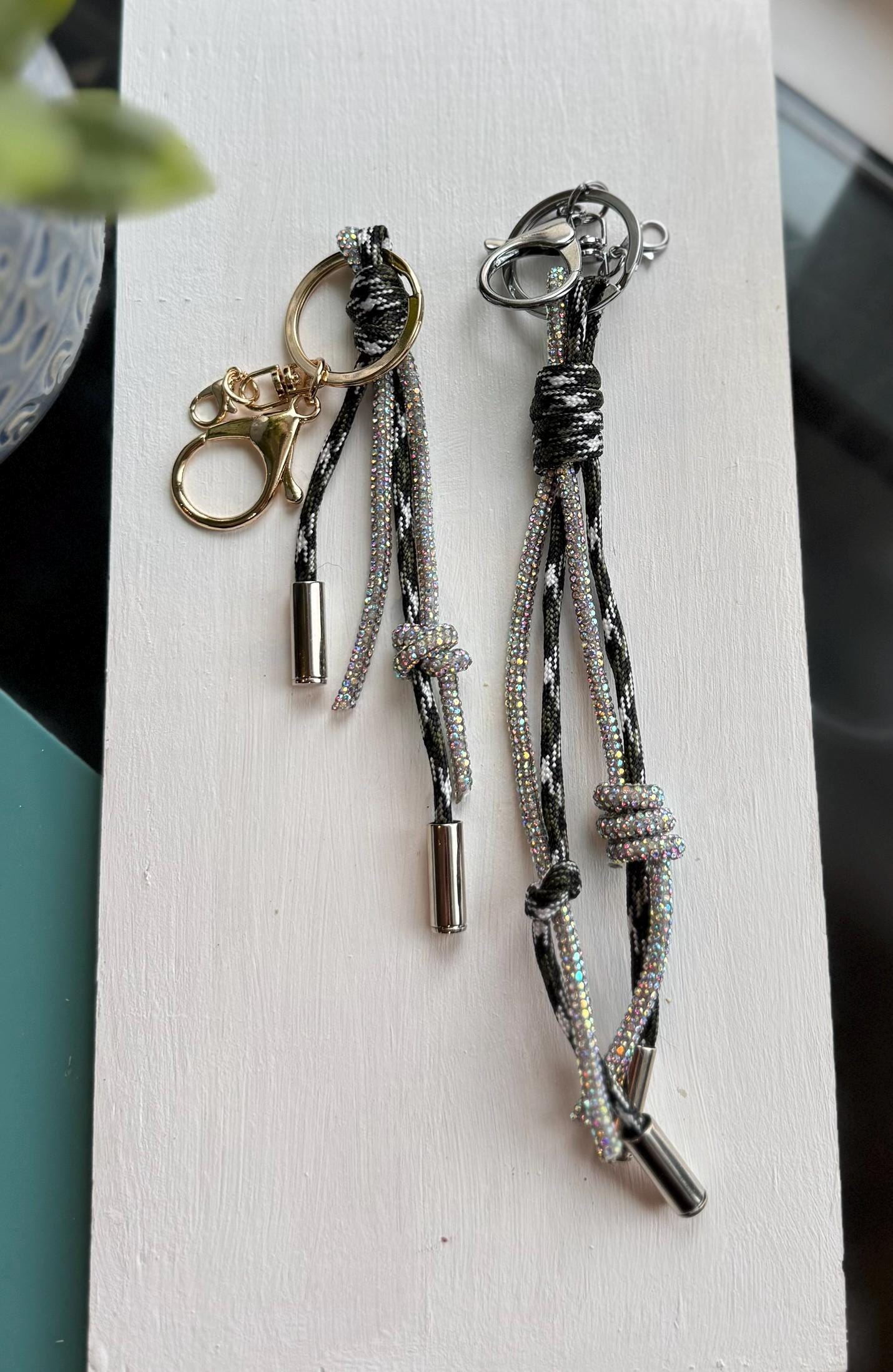 ネックレス・ペンダント MIU MIU Miu Shirt leather key ring MIU MIU - 【美品】 miu miu / ミュウミュウ | Black Leather