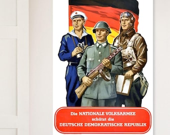 東ドイツのプロパガンダポスター NVA「国家人民軍は東ドイツを守る