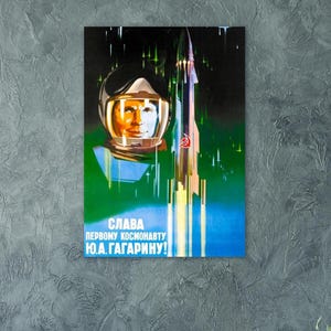 Vintage USSR Poster – &quot;Glory to the First Cosmonaut&quot; (1961)