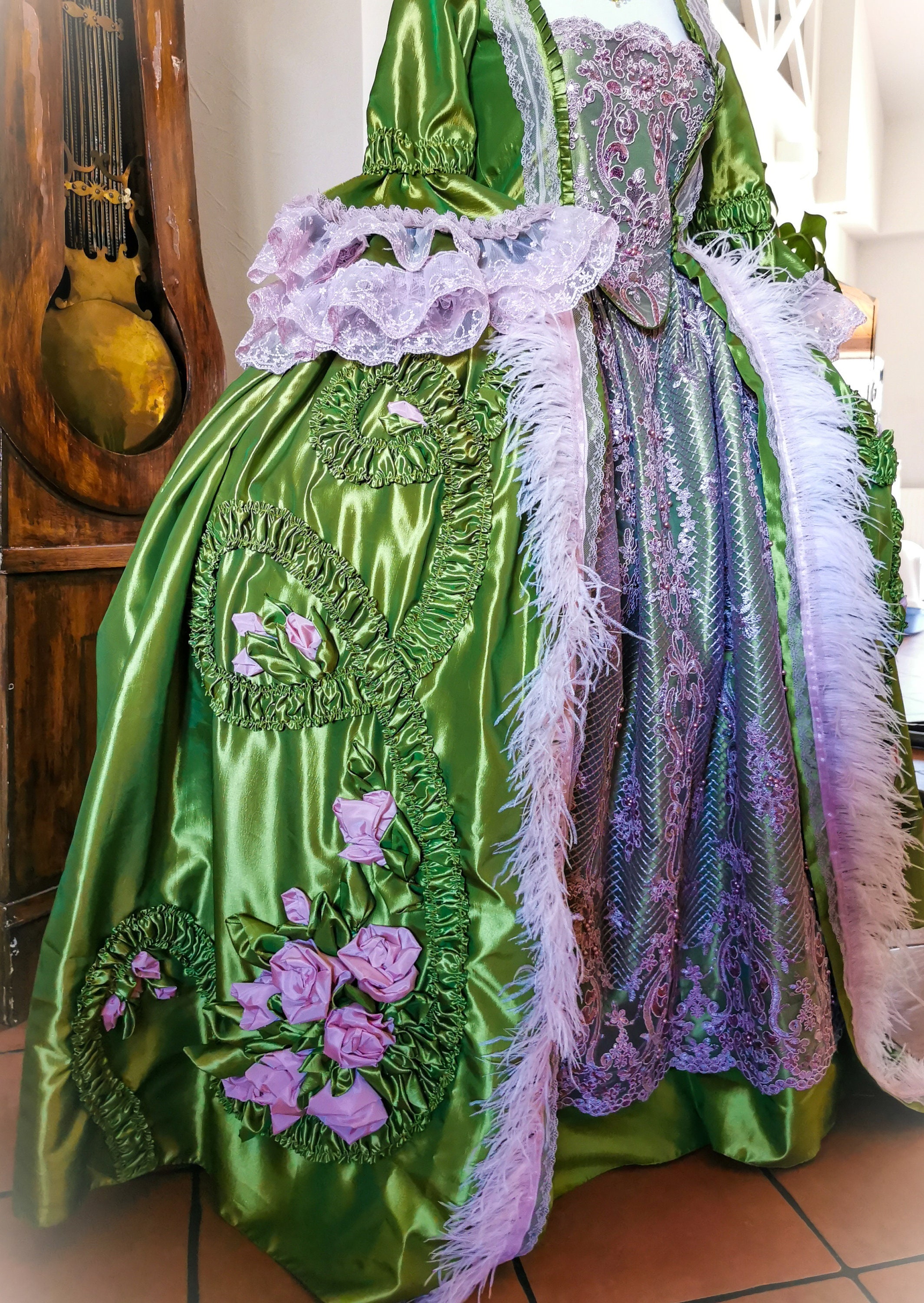 i want a green dress in french Ivy Green Corset Dress