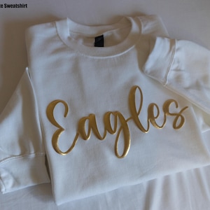 Nombre del equipo personalizado HOODIE, sudadera con capucha de mascota, estampado de hojaldre, estampado en relieve, regalo para mamá, idea de regalo de Navidad, sudadera de espíritu escolar, tamaño juvenil