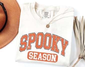 Spooky Season Shirt Comfort Colors | Halloween Graphic Tee | Vintage Fall Aesthetic T-Shirt | Cute Autumn Pumpkin Ghost Top, Mom gift shirt