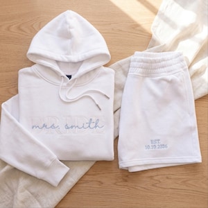 Anpassad broderad huvtröja och shorts för bruden, personlig bröllopsdejtoutfit