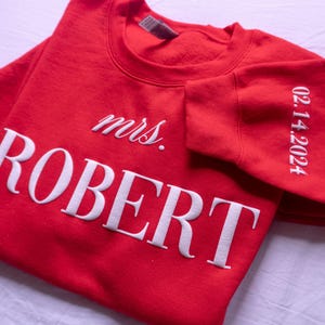 Personalized Mrs Sweatshirt, Custom Wedding Gift, Anniversary Gift for Her, Mrs Neckline Embossed Sweater, Wedding Date Sleeve, Bride To Be