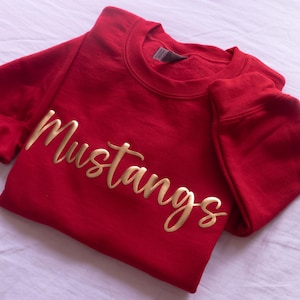 Moletom com nome de equipe personalizado, moletom de mascote, estampa de sopro, estampa em relevo, presente para mamãe, ideia de presente de Natal, moletom com espírito escolar