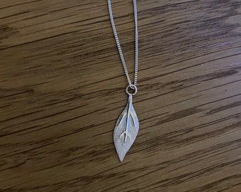 A Silver Leaf Pendant Necklace - Etsy