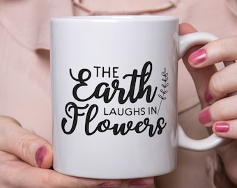 Taza "La Tierra ríe en flores", regalo ideal para los amantes del café en primavera.