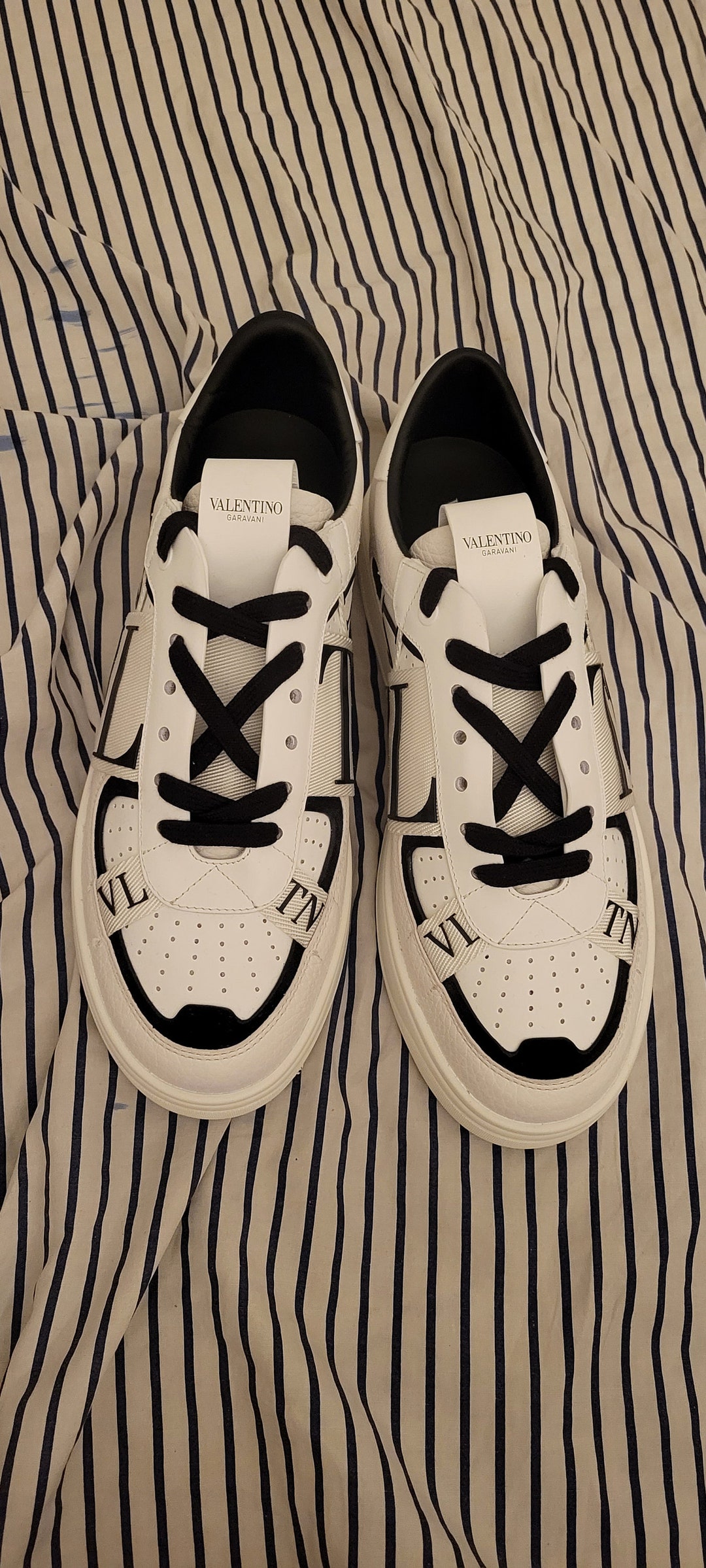 vltn low sneakers
