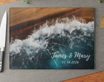 Tabla de cortar de vidrio personalizada / Bandeja de madera con diseño de olas del océano / Regalo único de aniversario de bodas / Decoración elegante para el hogar de una pareja