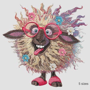 Könnte beinhalten: Stickerei eines Schafs mit rosa Sonnenbrille, einem breiten Lächeln und herausgestreckter Zunge. Das Schaf hat ein flauschiges weißes Fell mit bunten Blumen und eine lila und blaue Mähne.
