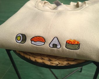 Besticktes Sushi-Sweatshirt, Geschenk für Food-Liebhaber-Sweatshirt-Pullover, süßes Sushi-Shirt, Sushi-Liebhaber, übergroßes Sweatshirt, Geschenk für sie
