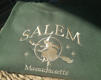 Sudadera de cuello redondo bordada de Salem, Massachusetts, para Halloween, con diseño de bruja voladora, vintage, unisex