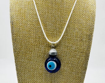 Collar de manifestación mágica