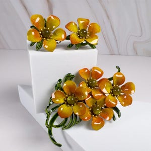 Vintage Orange Enamel Mid Mod Flower Brooch & Clip On Earrings Set