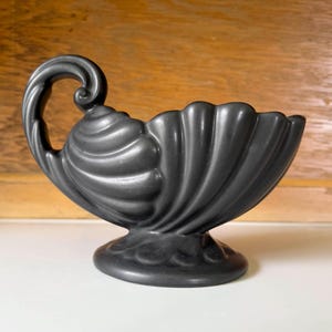 Vintage 1960s Matte Black Haeger Shell or Cornucopia Planter – Mid-Century Haeger Pottery Planter or Vase – Retro Succulent Planters