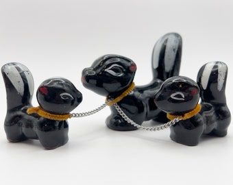 Vintage Chained Family of Cute Skunk Figurines, 1950s Skunk Red Ware Figurines Made in Japan, Kitschy Skunk Family