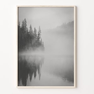 Impressão de pôster fosco de floresta enevoada, arte em preto e branco de floresta enevoada, decoração de floresta enevoada, pôster de mapa de rua, viagem de floresta enevoada, C18-8