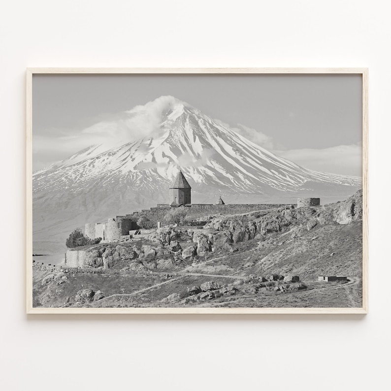 Armenia Poster Print: Black and White Mount Ararat Wall Art Bild 1