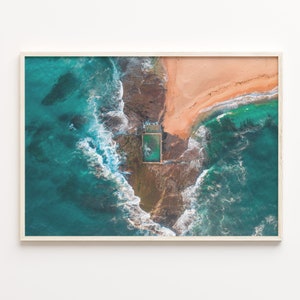 Impresión de póster colorido de la piscina del océano, arte de la pared de la foto de la piscina del océano, decoración boho del arte de la pared, arte colorido de la pared, impresión del cartel de la fotografía, C18-269