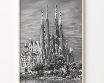 Barcelona Sagrada Familia Print: Black and White City Travel Poster