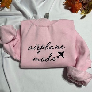 Sweat-shirt brodé mode avion ; Pull de voyage, t-shirt cadeau pour voyageur, sweat à capuche brodé mode avion rétro, styles vintage