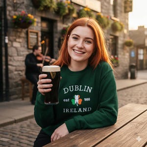 Sudadera bordada de Dublín, Irlanda: suéter universitario personalizado con trébol irlandés